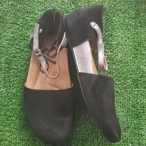 OTBT Kalamazoo Mary Jane Wedge Platform Shoes. Closed Heel & Toe Silver & Black